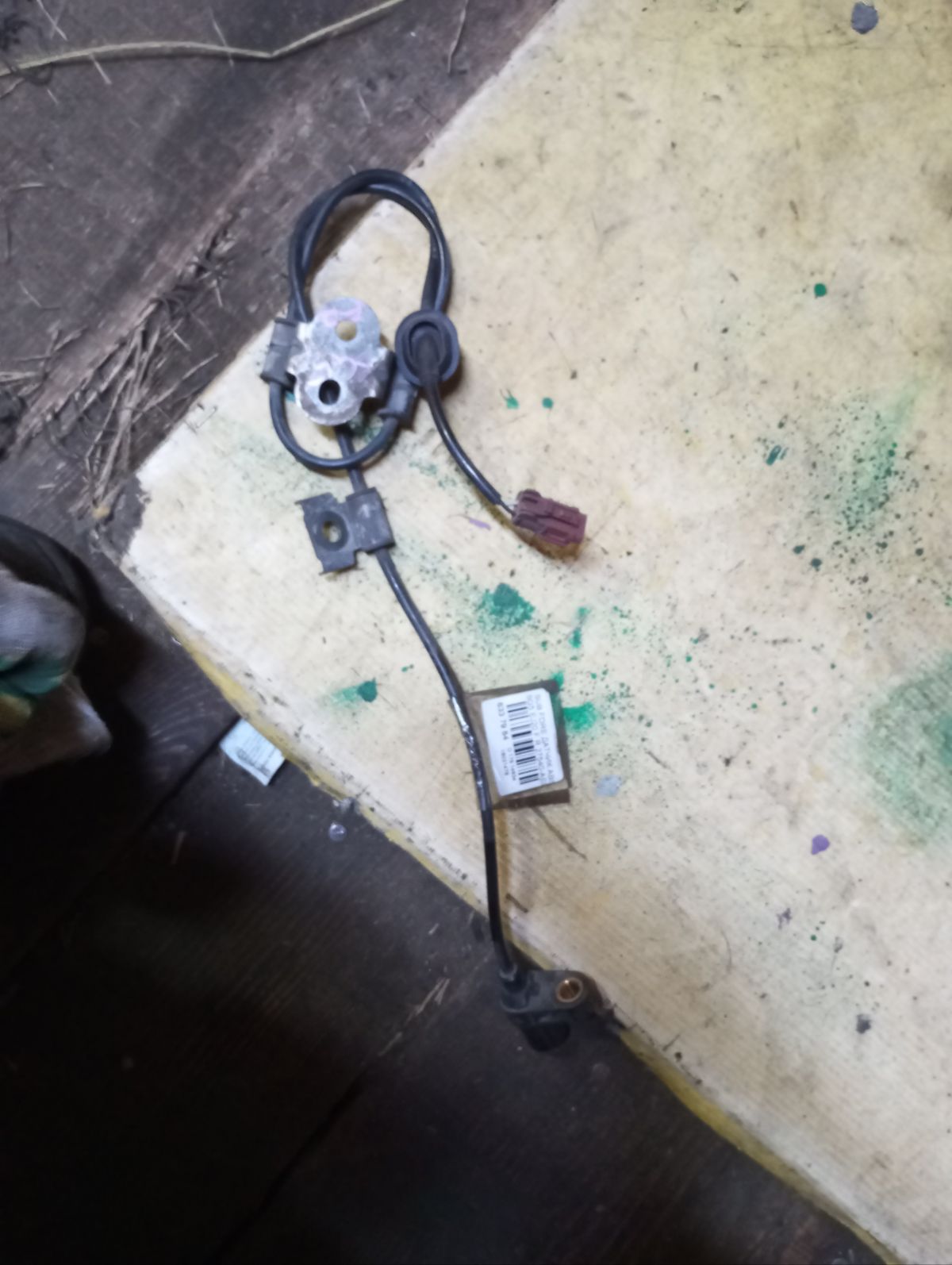 Датчик ABS 27540-AE020, 27540AE021 на Subaru Forester SG5 EJ20 Фото 2