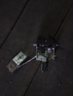 Замок крышки багажника на Honda Accord CD3 Фото 3