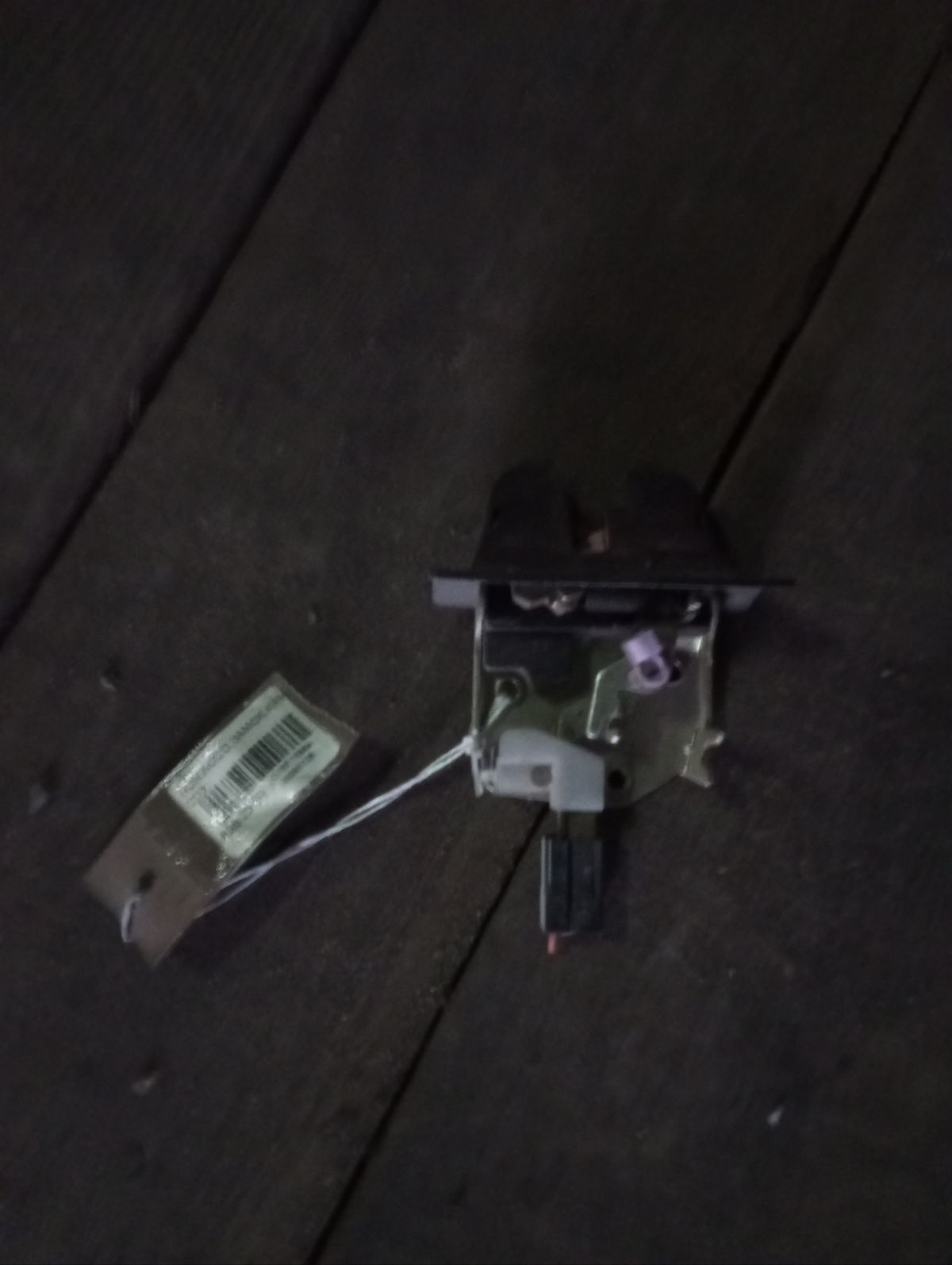 Замок крышки багажника на Honda Accord CD3 Фото 3