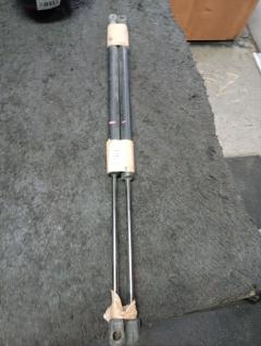 Амортизатор двери на Mazda Demio DE3FS Фото 2