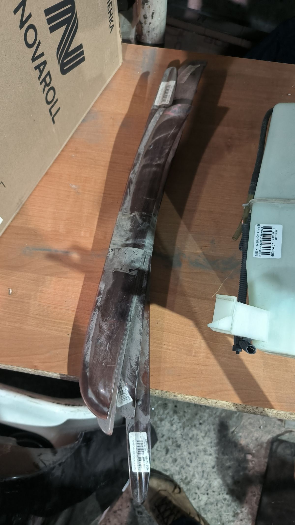 Ветровик на Nissan March K11 Фото 3