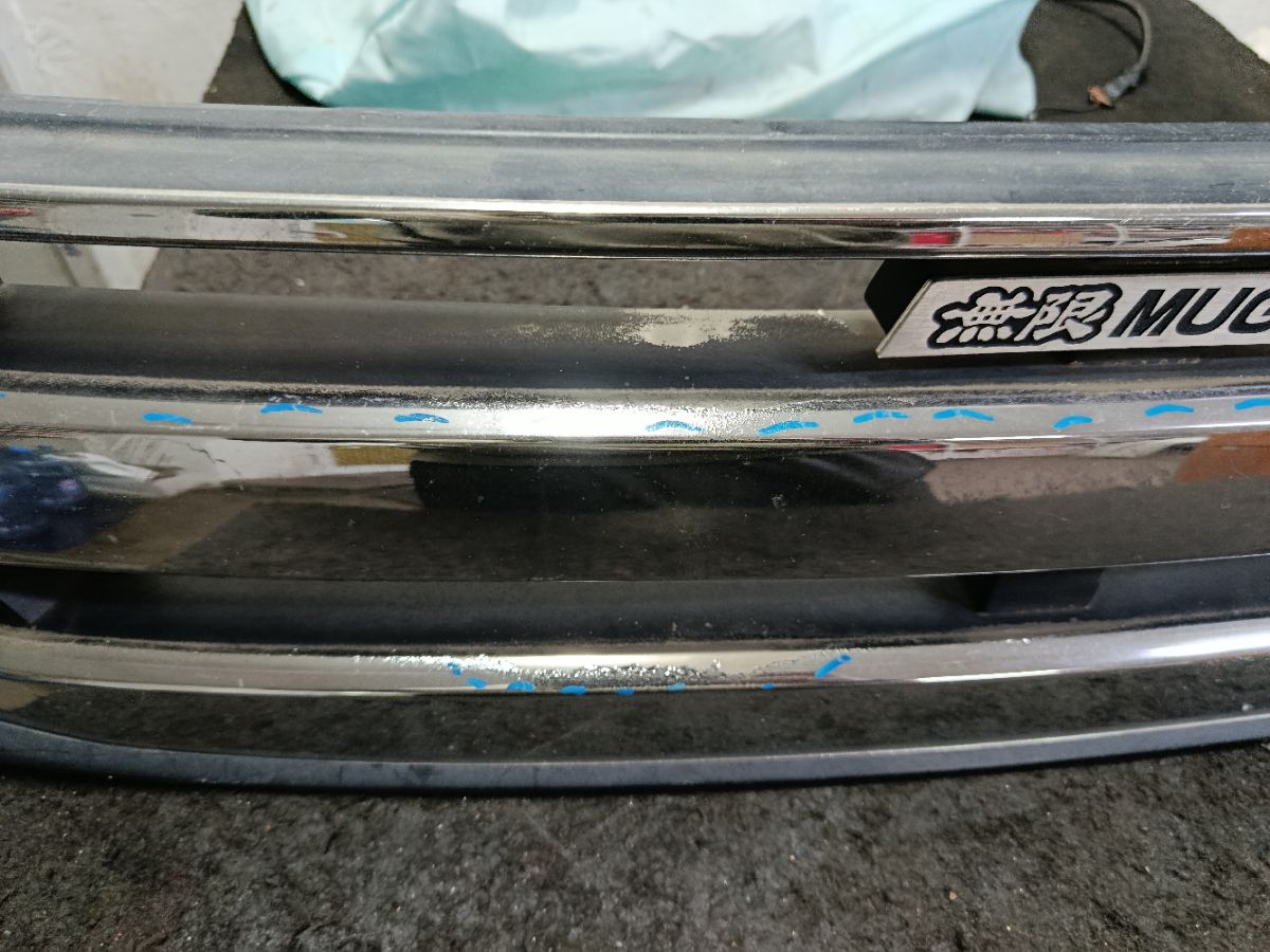 Решетка радиатора 75100-XKN-K0S0 на Honda Stepwgn RG1 Фото 10