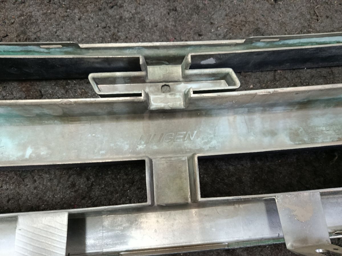 Решетка радиатора 75100-XKN-K0S0 на Honda Stepwgn RG1 Фото 15