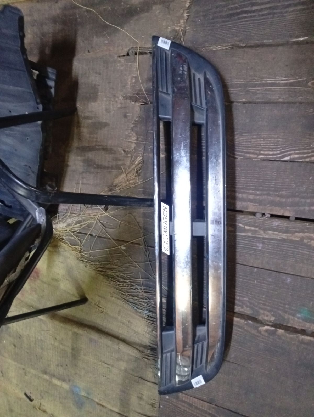 Решетка радиатора 75100-XKN-K0S0 на Honda Stepwgn RG1 Фото 17