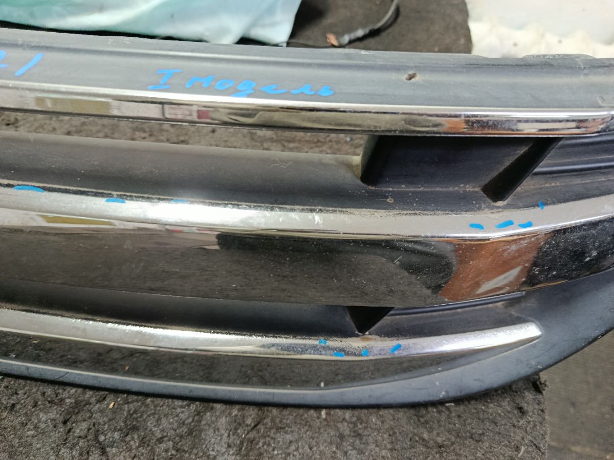 Решетка радиатора 75100-XKN-K0S0 на Honda Stepwgn RG1 Фото 9