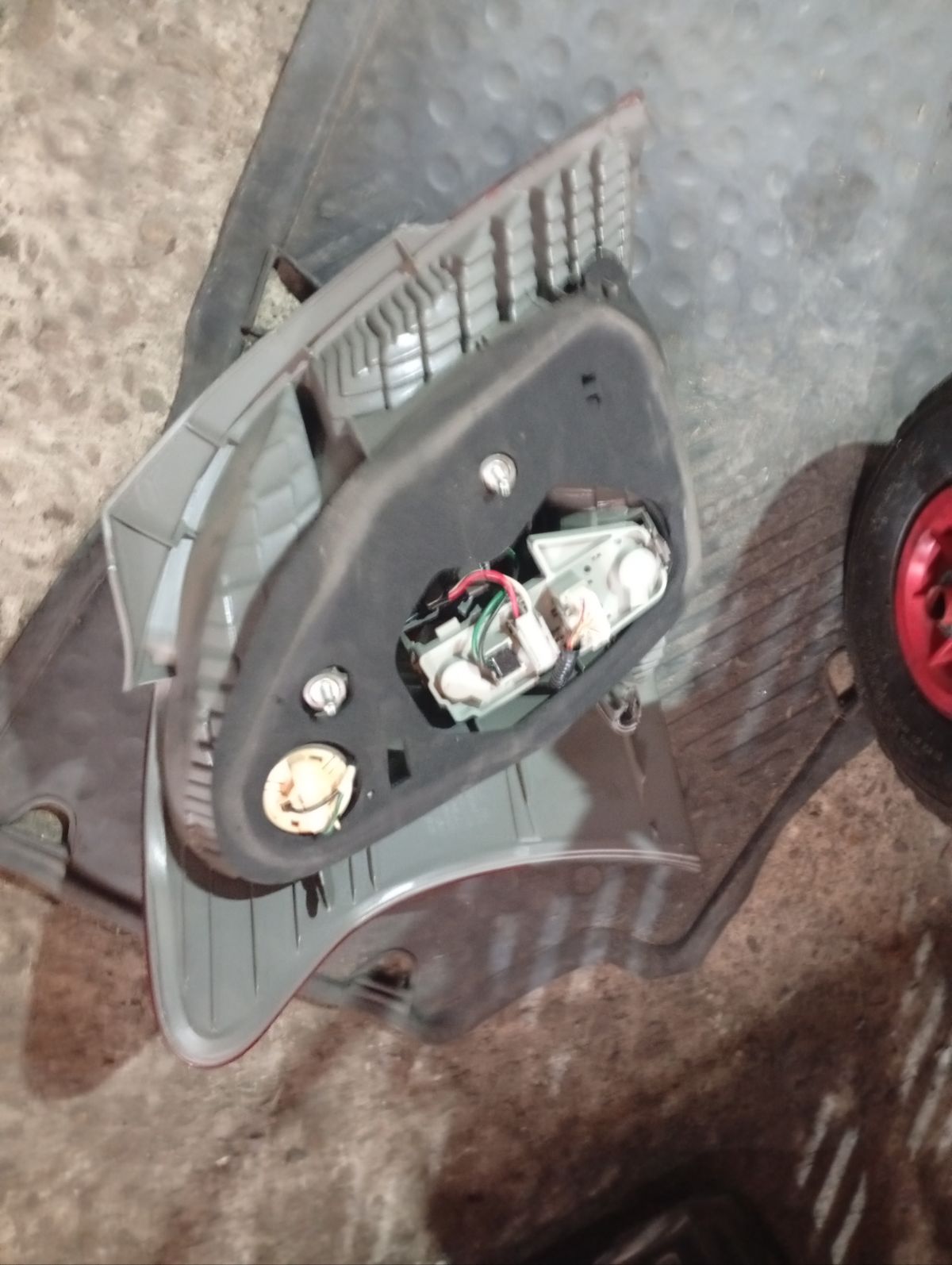 Стоп 52-185 52-185 на Toyota Vitz KSP90 Фото 6