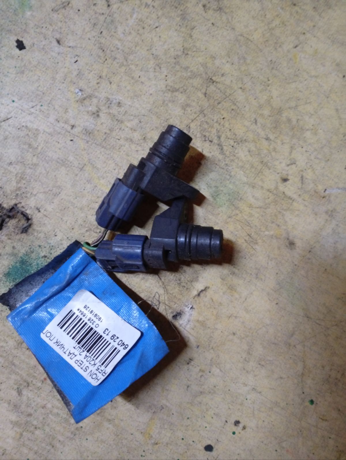 Датчик положения распредвала на Honda Stepwgn RF5 K20A Фото 2