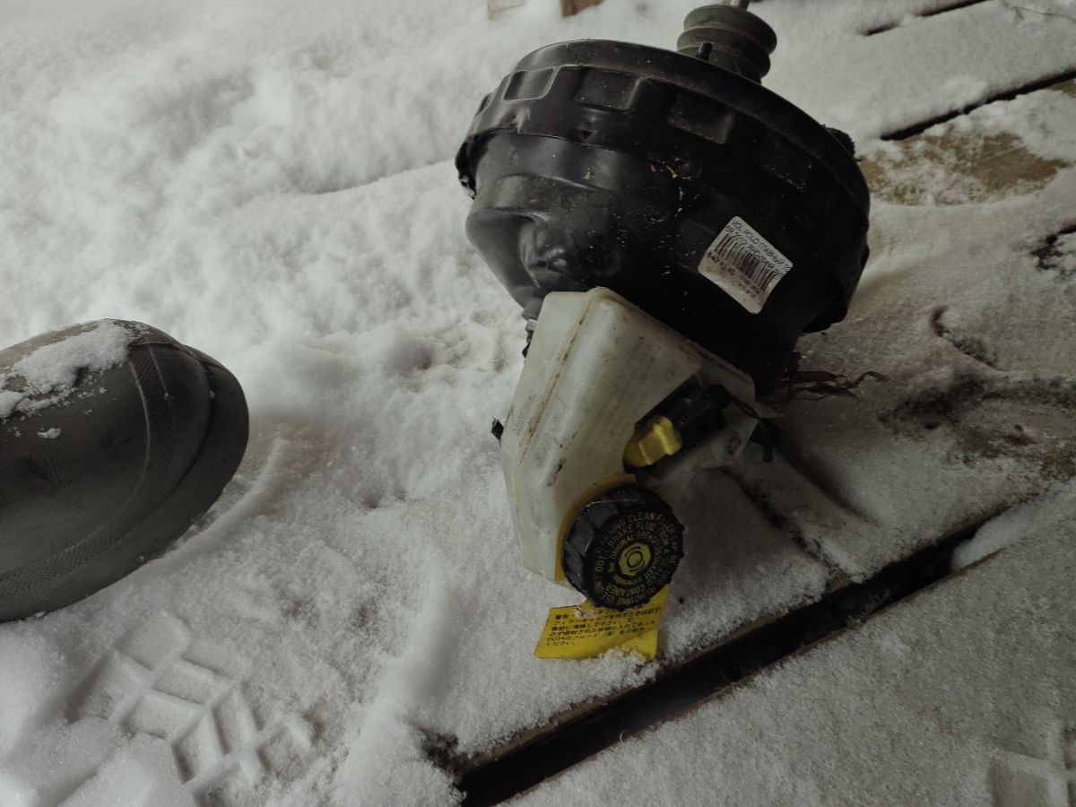 Главный тормозной цилиндр на Volkswagen Polo 6R Фото 5