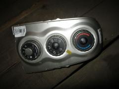 Блок управления климатконтроля на Toyota Vitz SCP90 2SZ-FE Фото 1