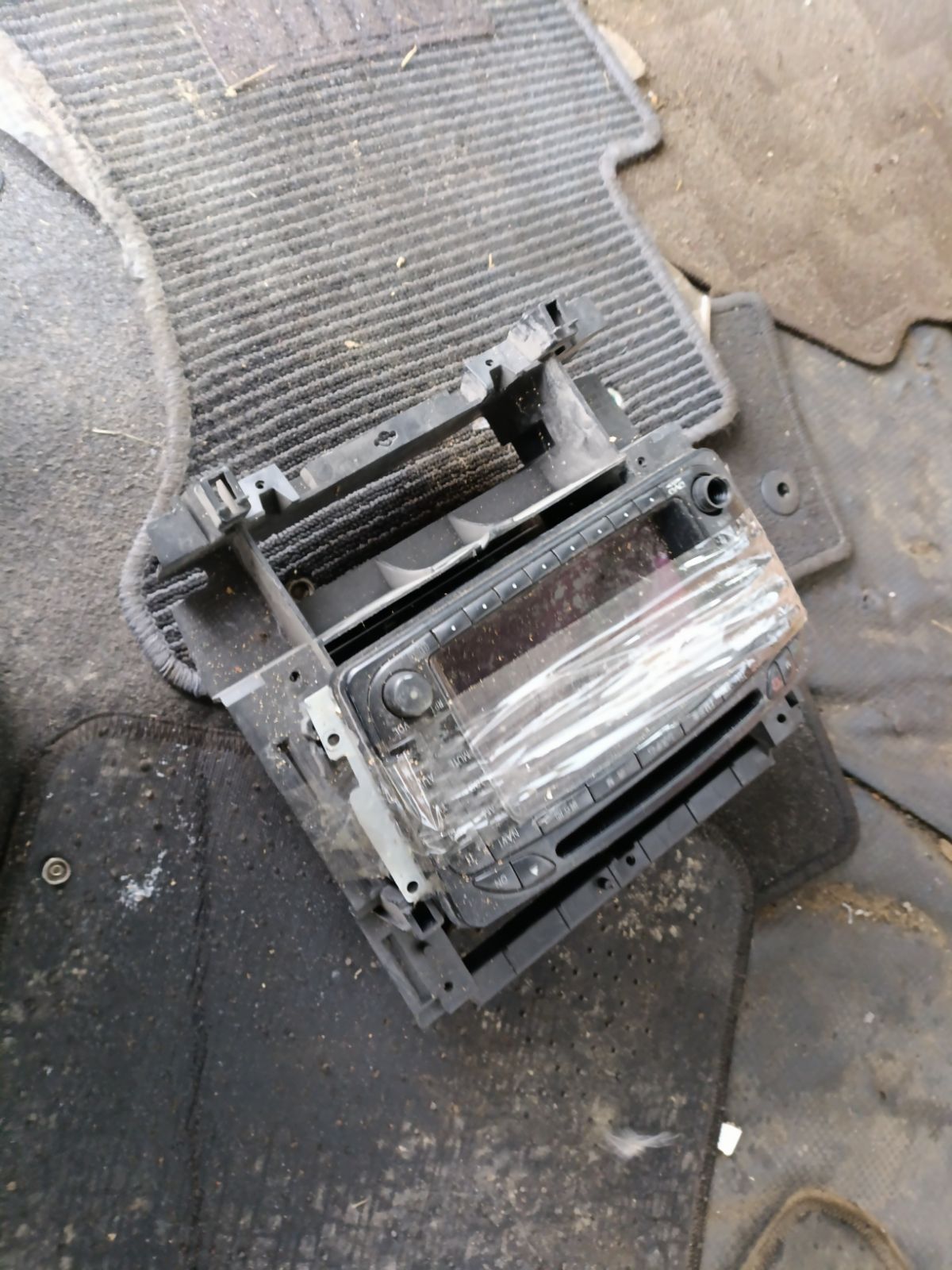 Автомагнитофон A2038272342 на Mercedes-Benz C-Class Station Wagon S203.264 Фото 9