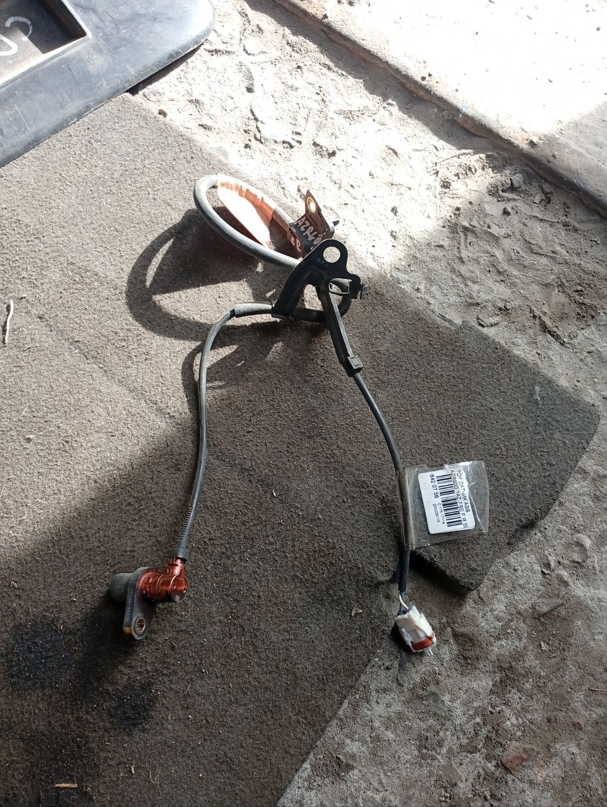 Датчик ABS 89542-44030 на Toyota AZR60G 1AZ-FSE Фото 2