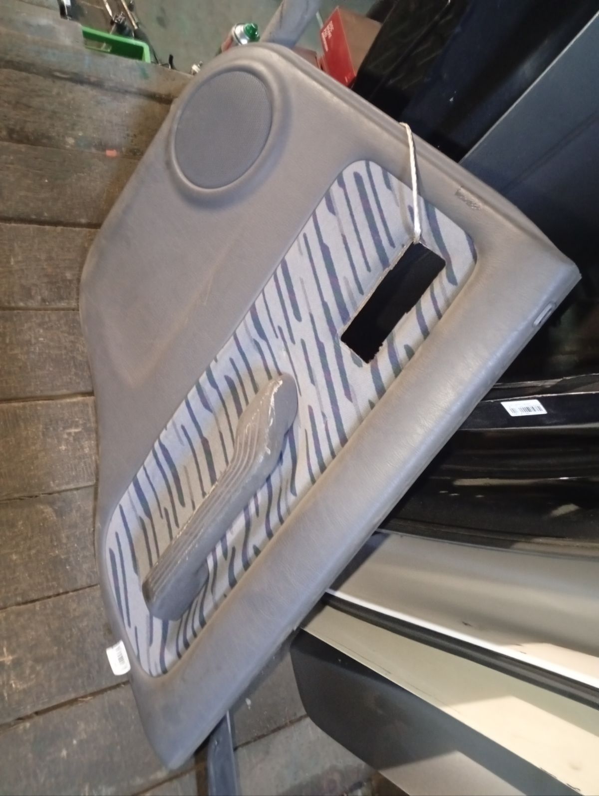 Обшивка двери на Toyota Land Cruiser Prado RZJ95W Фото 3