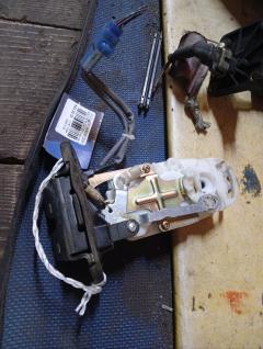 Замок двери на Suzuki Aerio Wagon RB21S M15A Фото 2