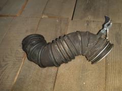 Патрубок воздушн.фильтра 17881-22080 на Toyota Opa ZCT10 1ZZ-FE Фото 2