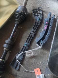 Крепление бампера 52575-47020 на Toyota Prius ZVW30 Фото 3