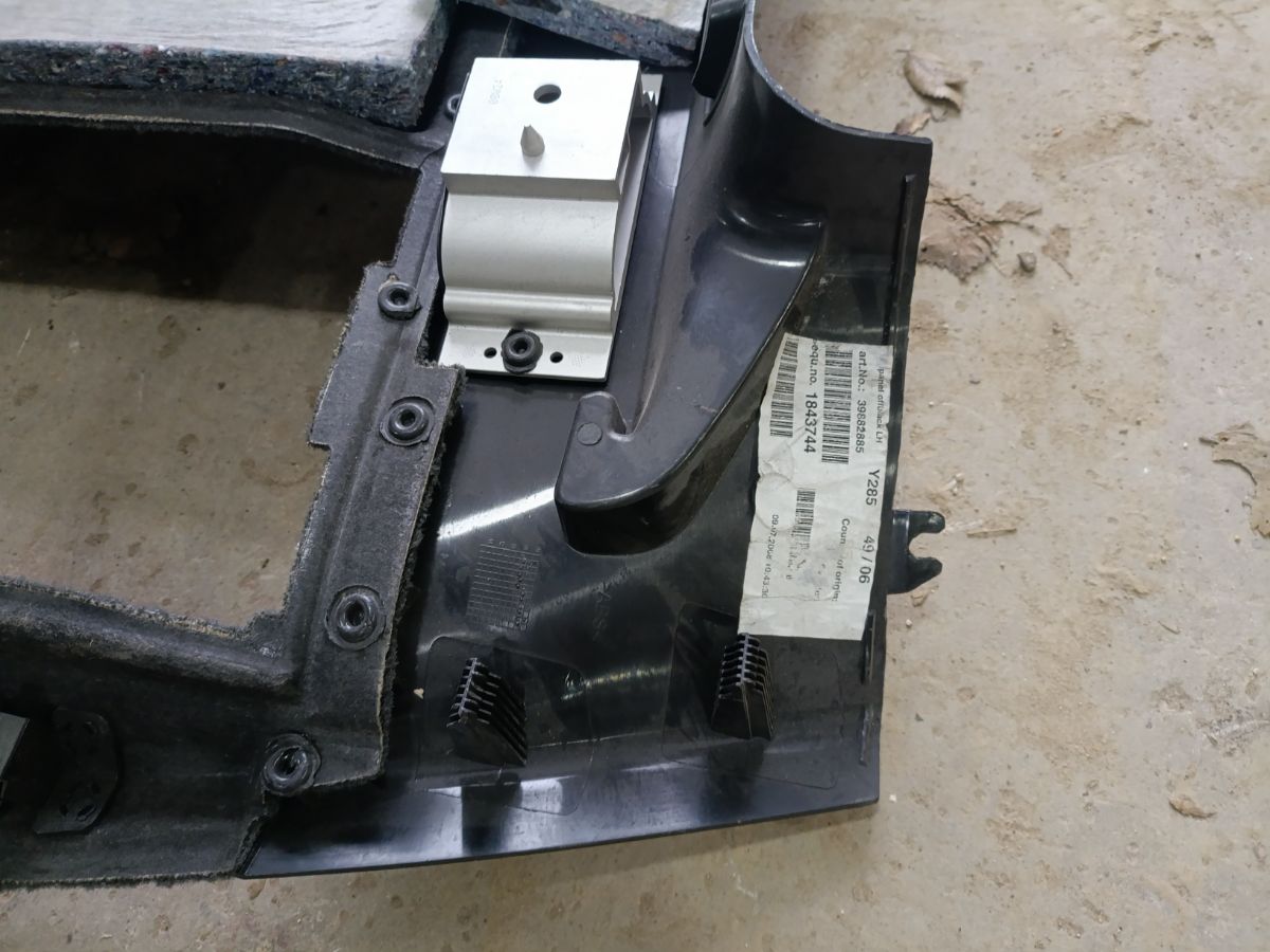 Обшивка багажника на Volvo Xc70 BZ Фото 14