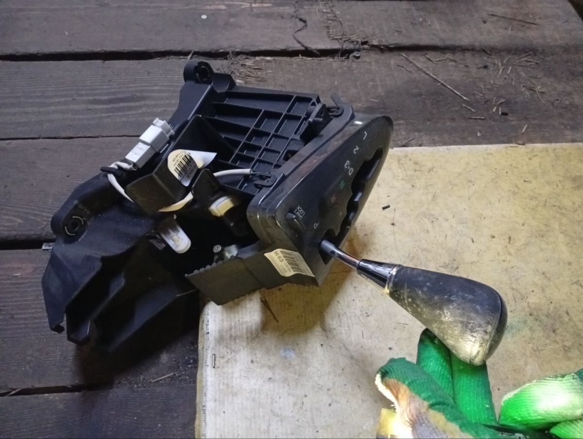 Ручка КПП на Toyota Caldina AZT241W Фото 3