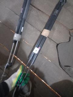 Амортизатор двери на Nissan Serena FC26 Фото 2