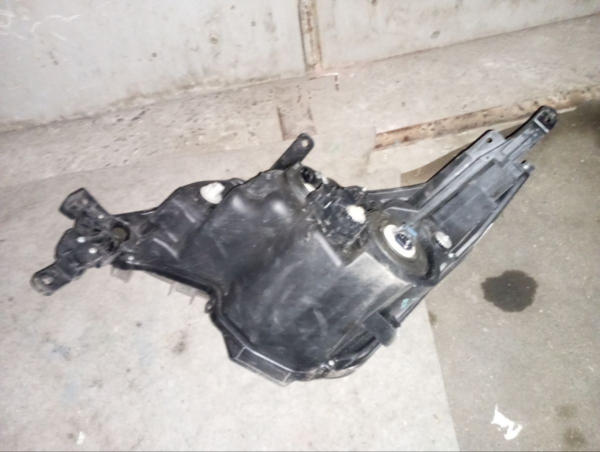 Фара 52-260 52-260 на Toyota Spade NCP141 Фото 4