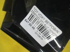 Ветровик на Toyota Voxy ZRR70G Фото 4