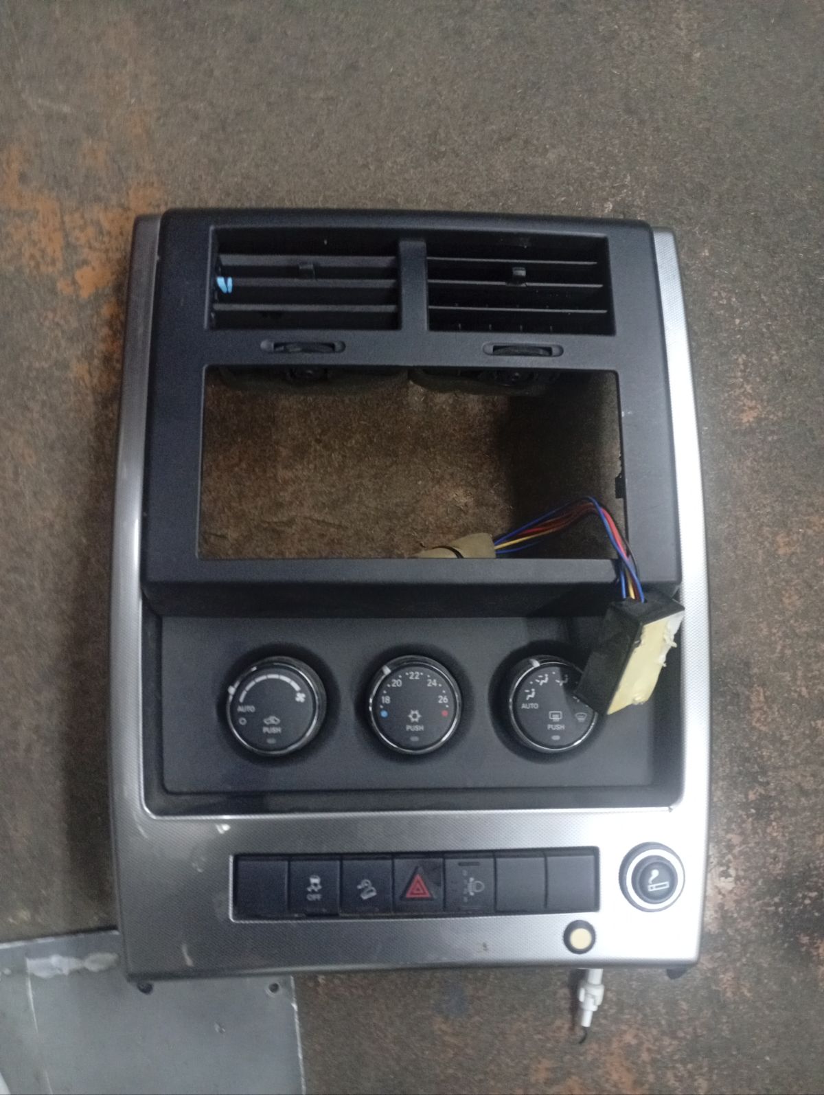 Блок управления климатконтроля на Jeep Cherokee KK EKG Фото 8