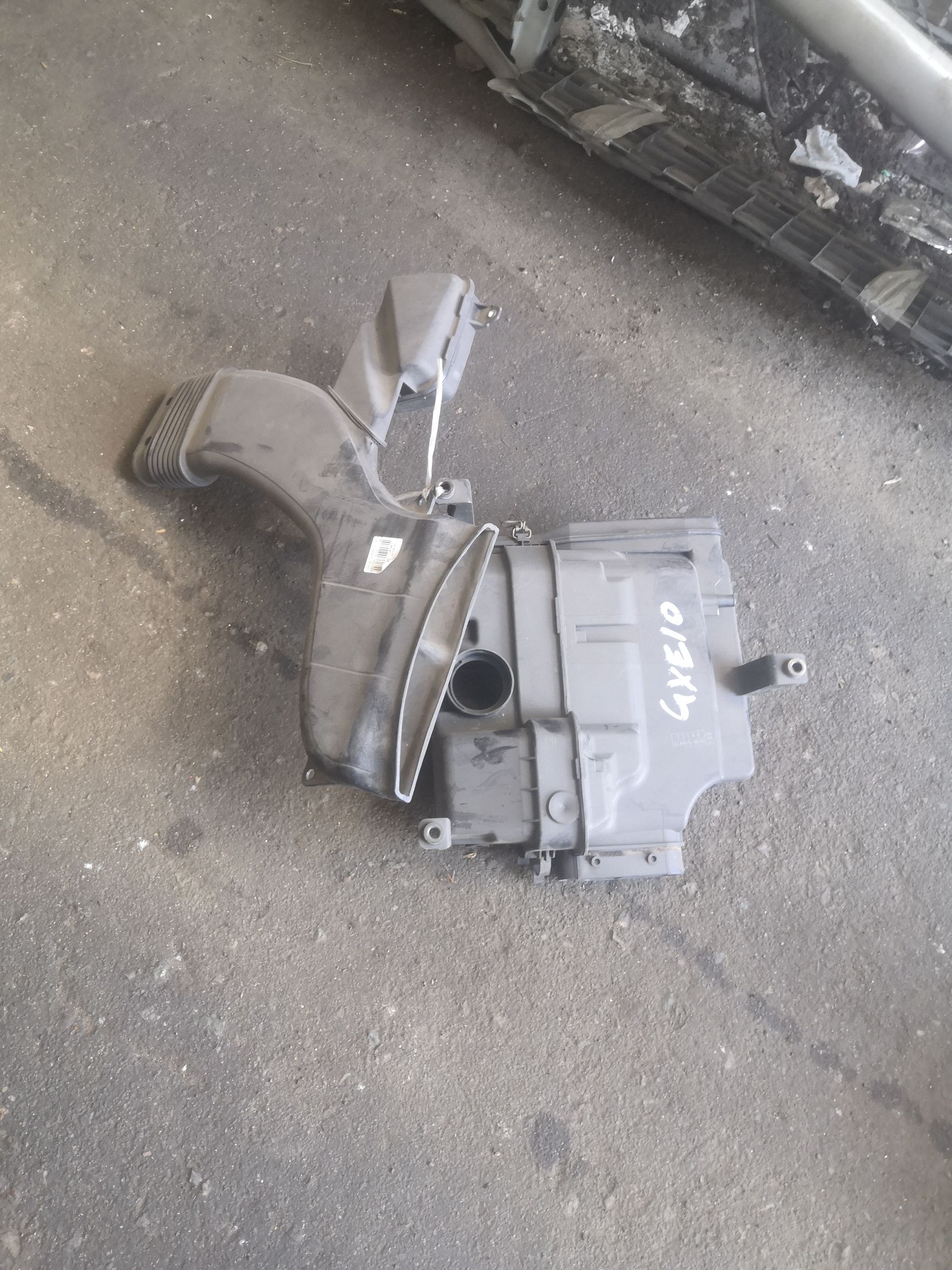 Корпус воздушного фильтра на Toyota Altezza Gita GXE10W 1G-FE Фото 6