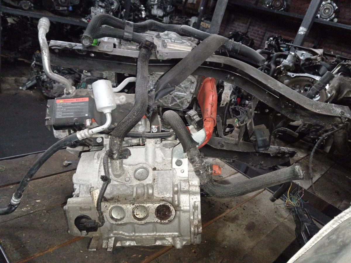 Двигатель на Nissan Leaf ZE0 EM61 Фото 9