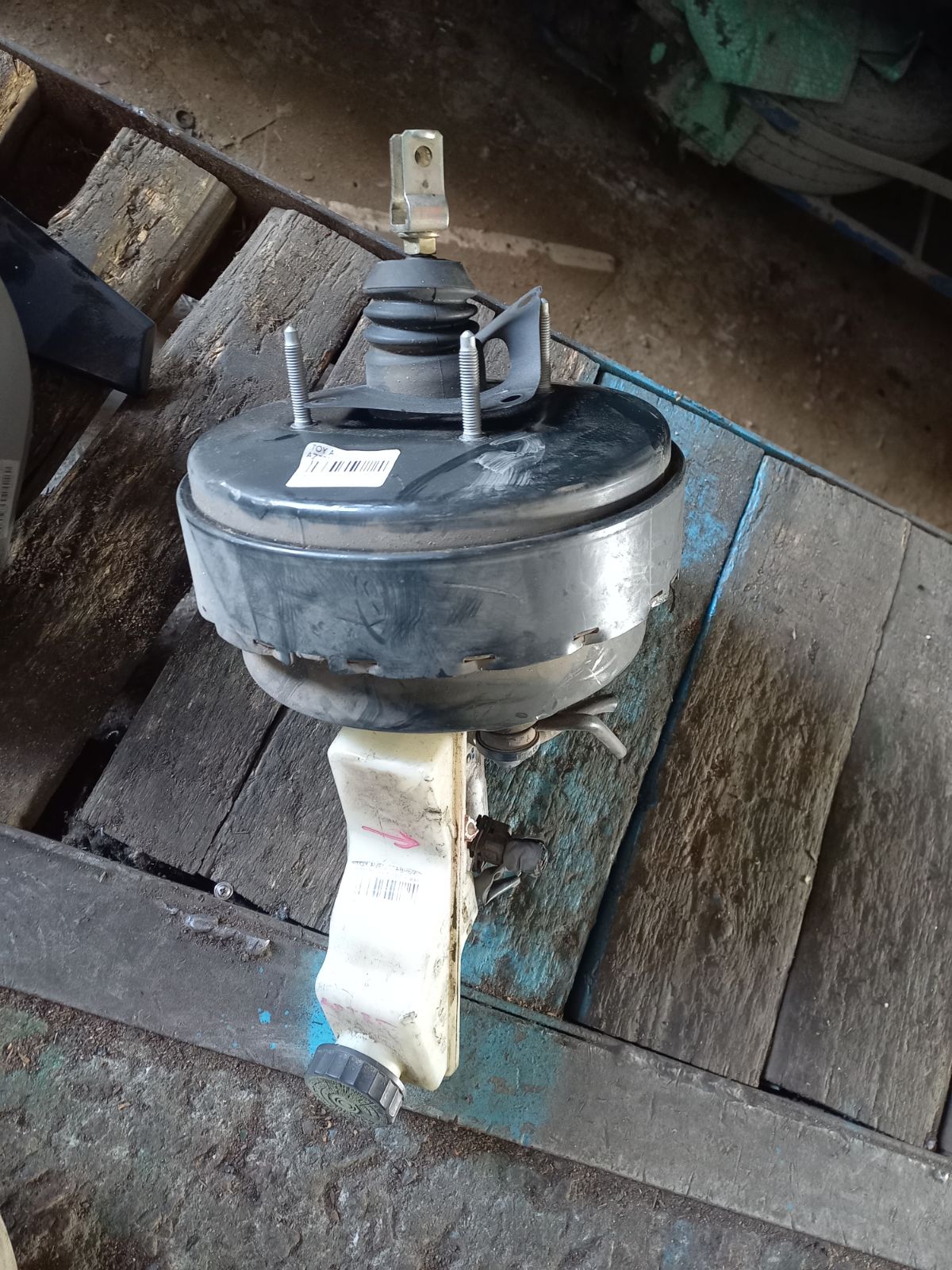 Главный тормозной цилиндр на Toyota Avensis AZT250 1AZ-FSE Фото 5