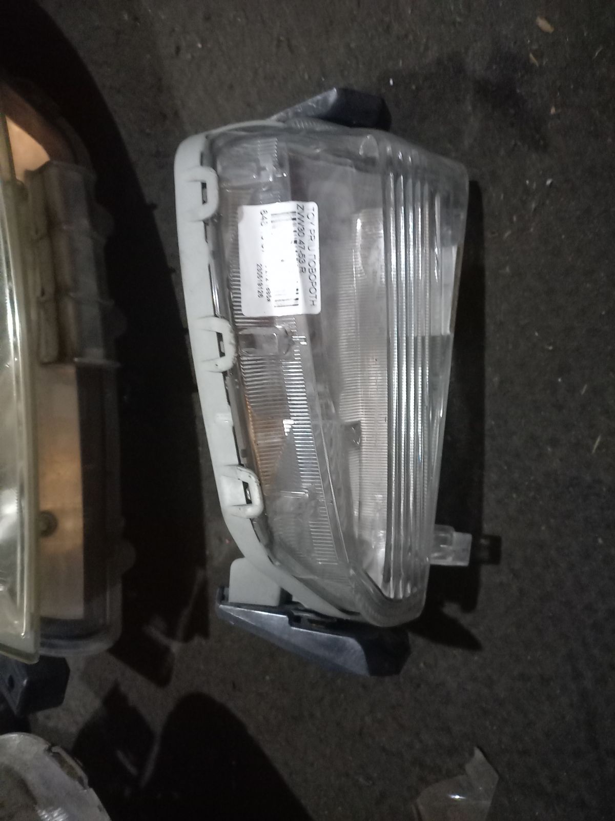 Поворотник бамперный 47-53 47-53 на Toyota Prius ZVW30 Фото 3