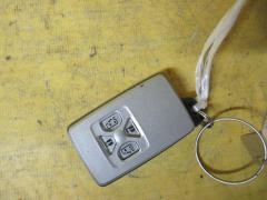 Ключ двери на Toyota Noah ZRR70G 3ZR-FE
