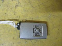 Ключ двери на Toyota Noah ZRR70G 3ZR-FE