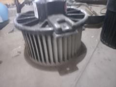 Мотор печки 87103-22120 на Toyota Cresta GX100 Фото 3