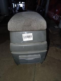 Подлокотник 55630-22020 на Toyota GX100 Фото 3