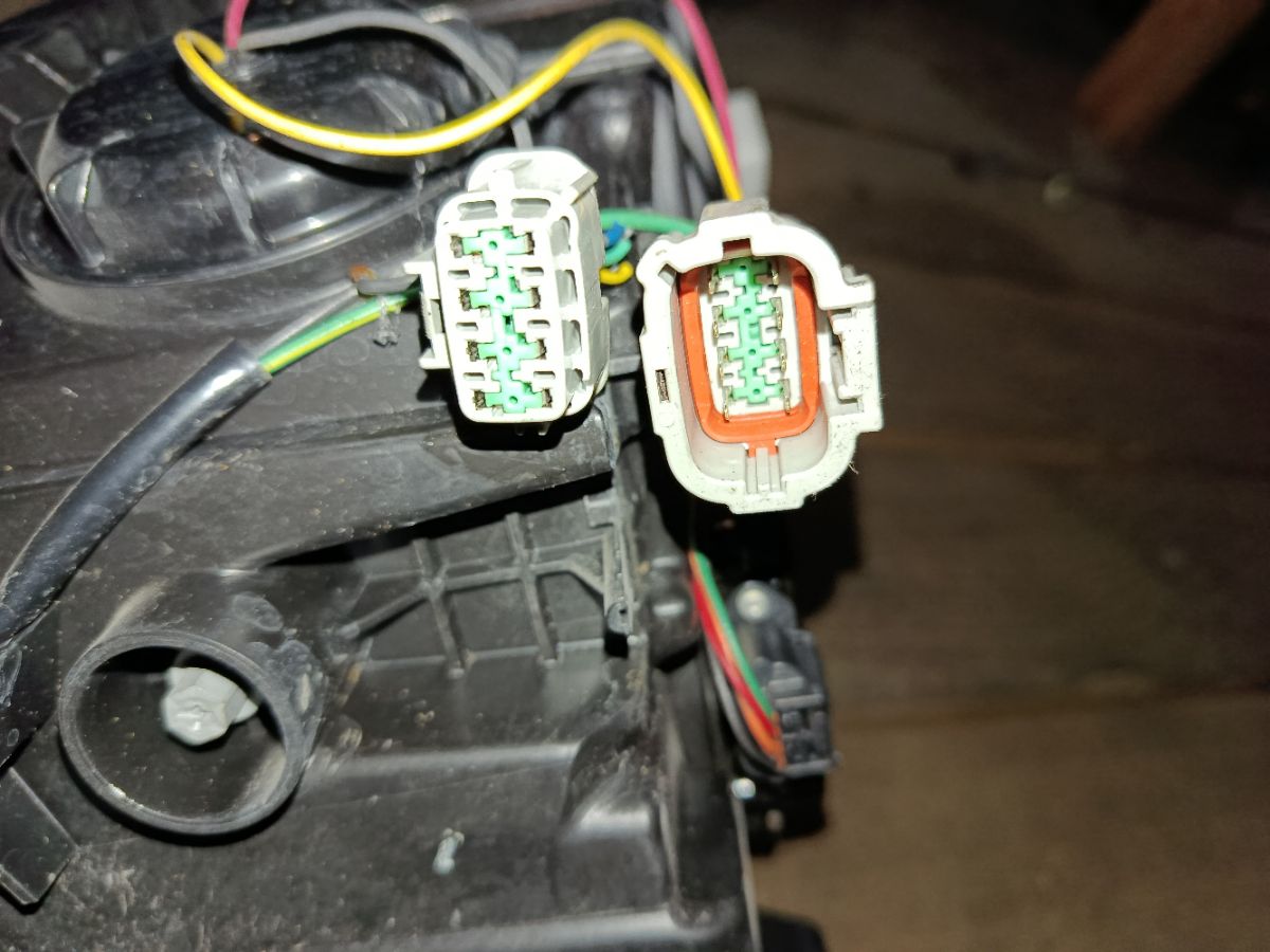 Фара 1847 1847 на Nissan Leaf ZE0 Фото 3