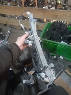 Стеклоподъемный механизм на Nissan Leaf ZE0 Фото 2