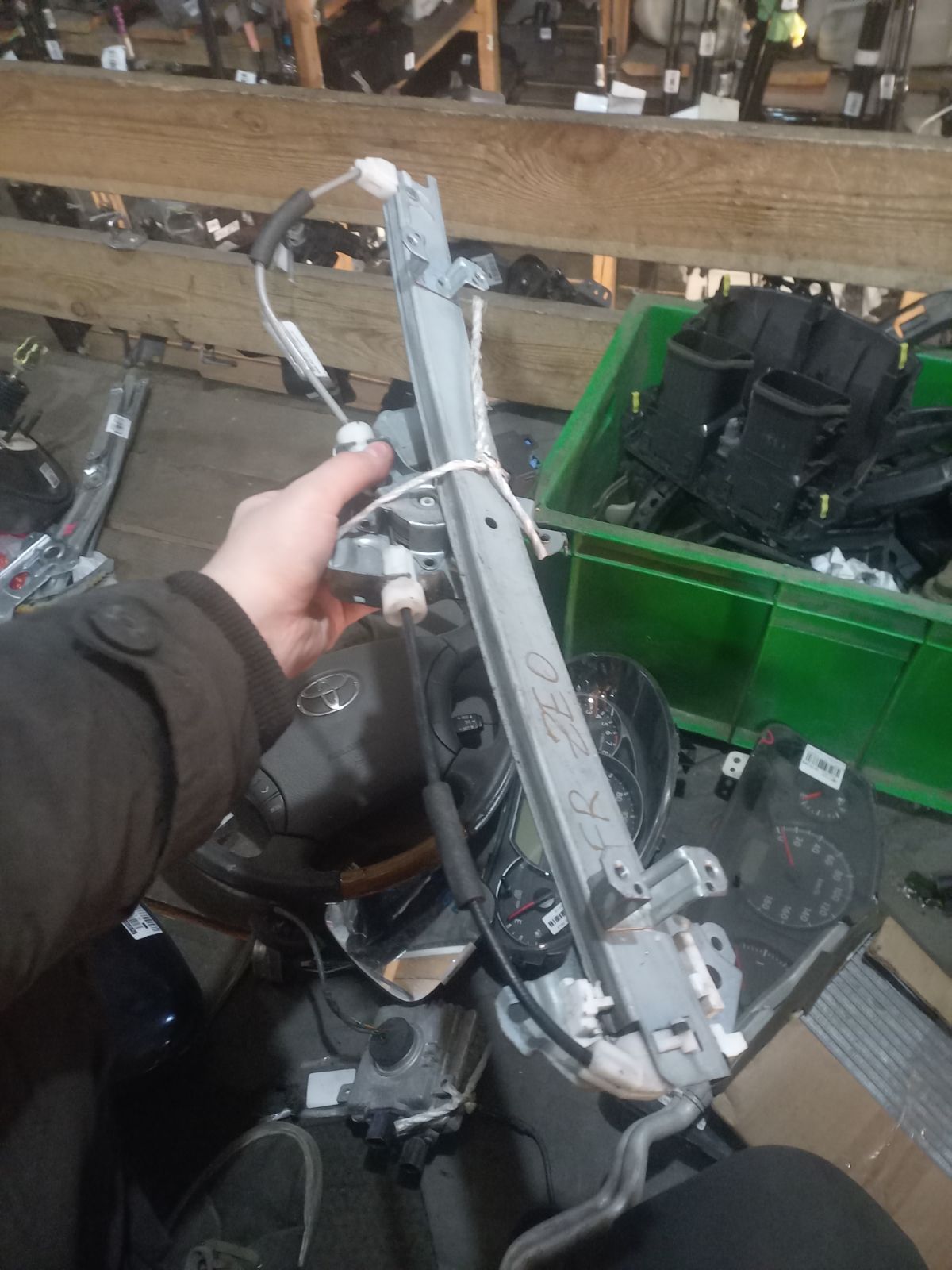 Стеклоподъемный механизм на Nissan Leaf ZE0 Фото 2