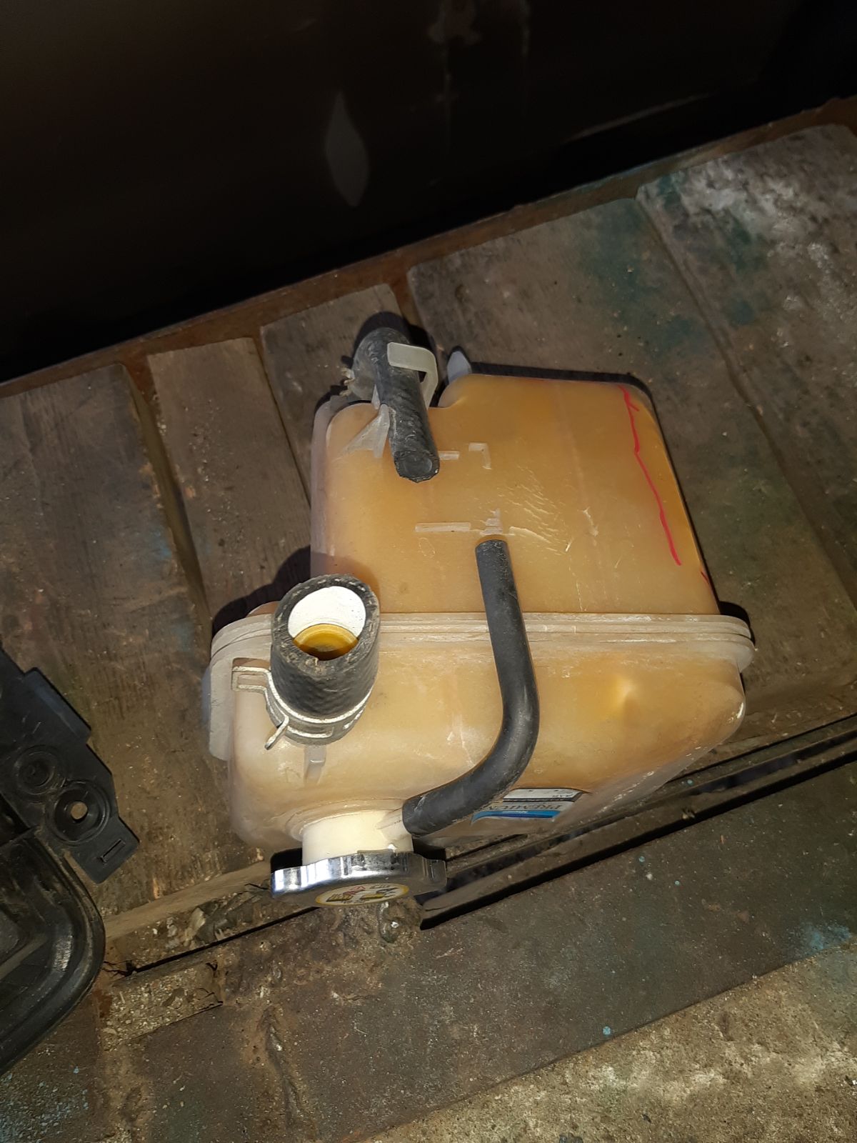 Бачок расширительный на Mazda Mpv LW5W GY Фото 4