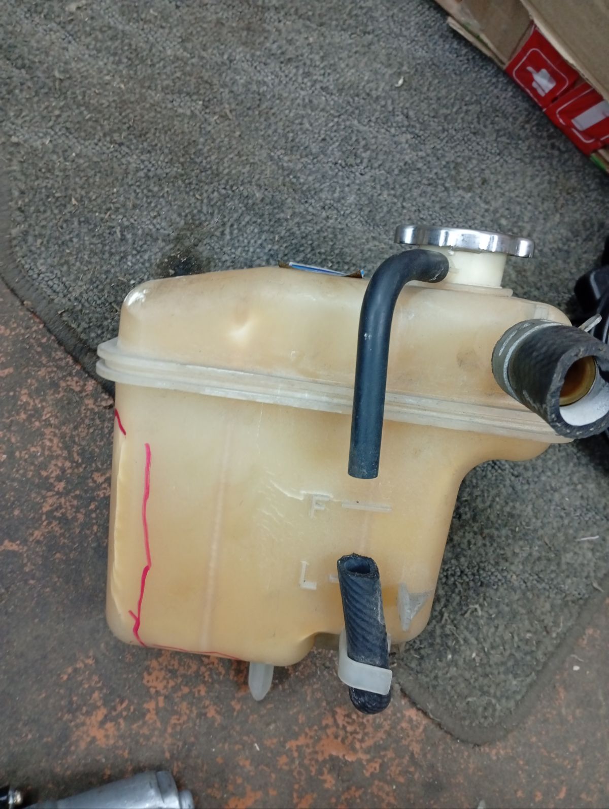 Бачок расширительный на Mazda Mpv LW5W GY Фото 6