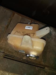 Бачок расширительный на Mazda Mpv LW5W GY Фото 3