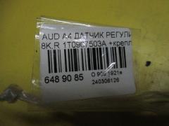 Датчик регулировки наклона фар 1T0907503A на Audi A4 8K Фото 2