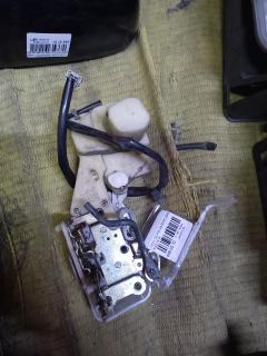 Замок двери на Honda Odyssey RA5 Фото 2