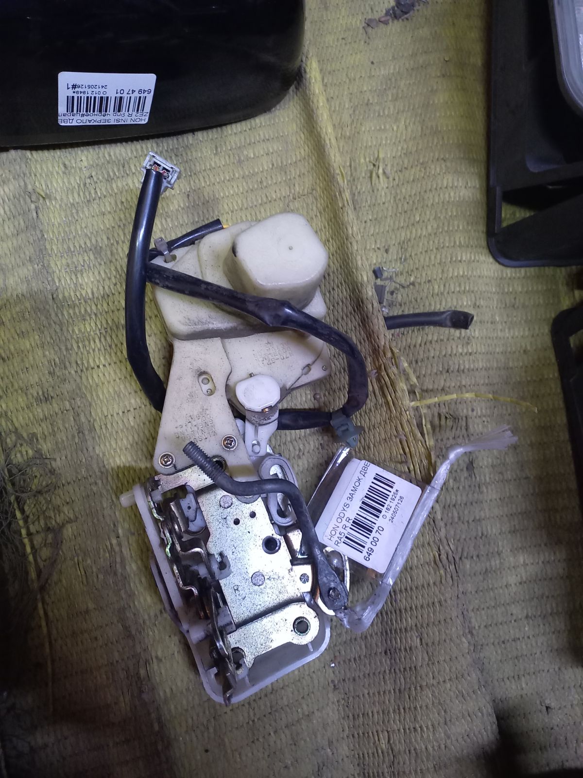 Замок двери на Honda Odyssey RA5 Фото 2