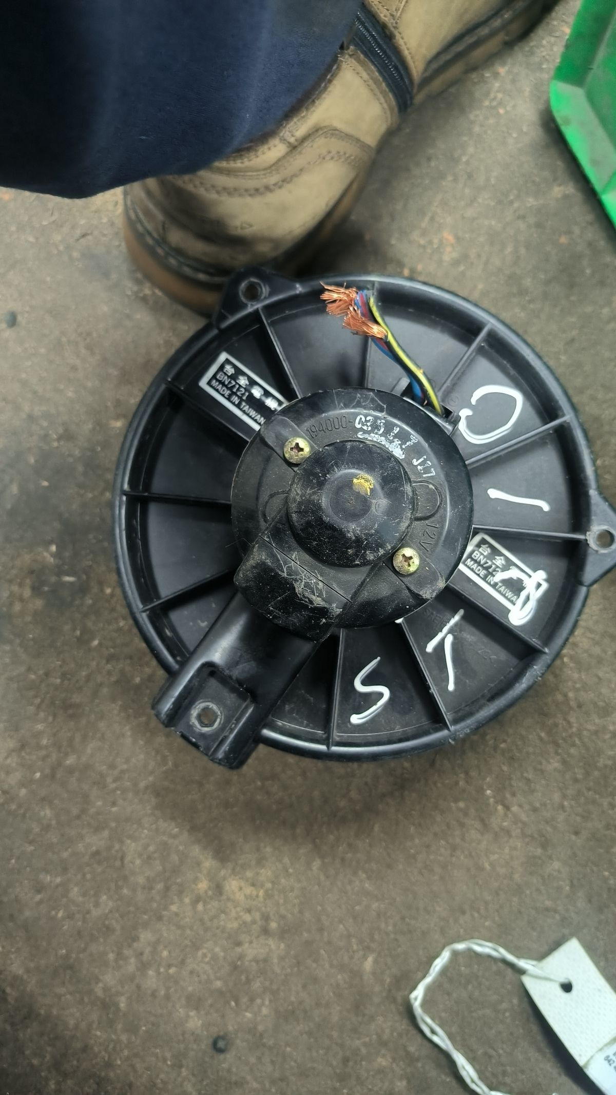 Мотор печки на Toyota Carina E ST191 Фото 4