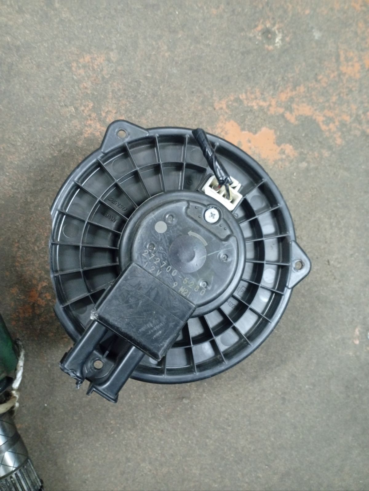 Мотор печки на Subaru Legacy BM9 Фото 7