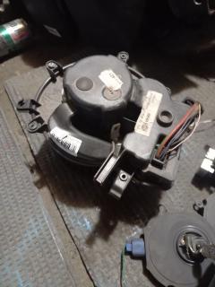 Мотор печки на Mercedes-Benz C-Class W203 Фото 4