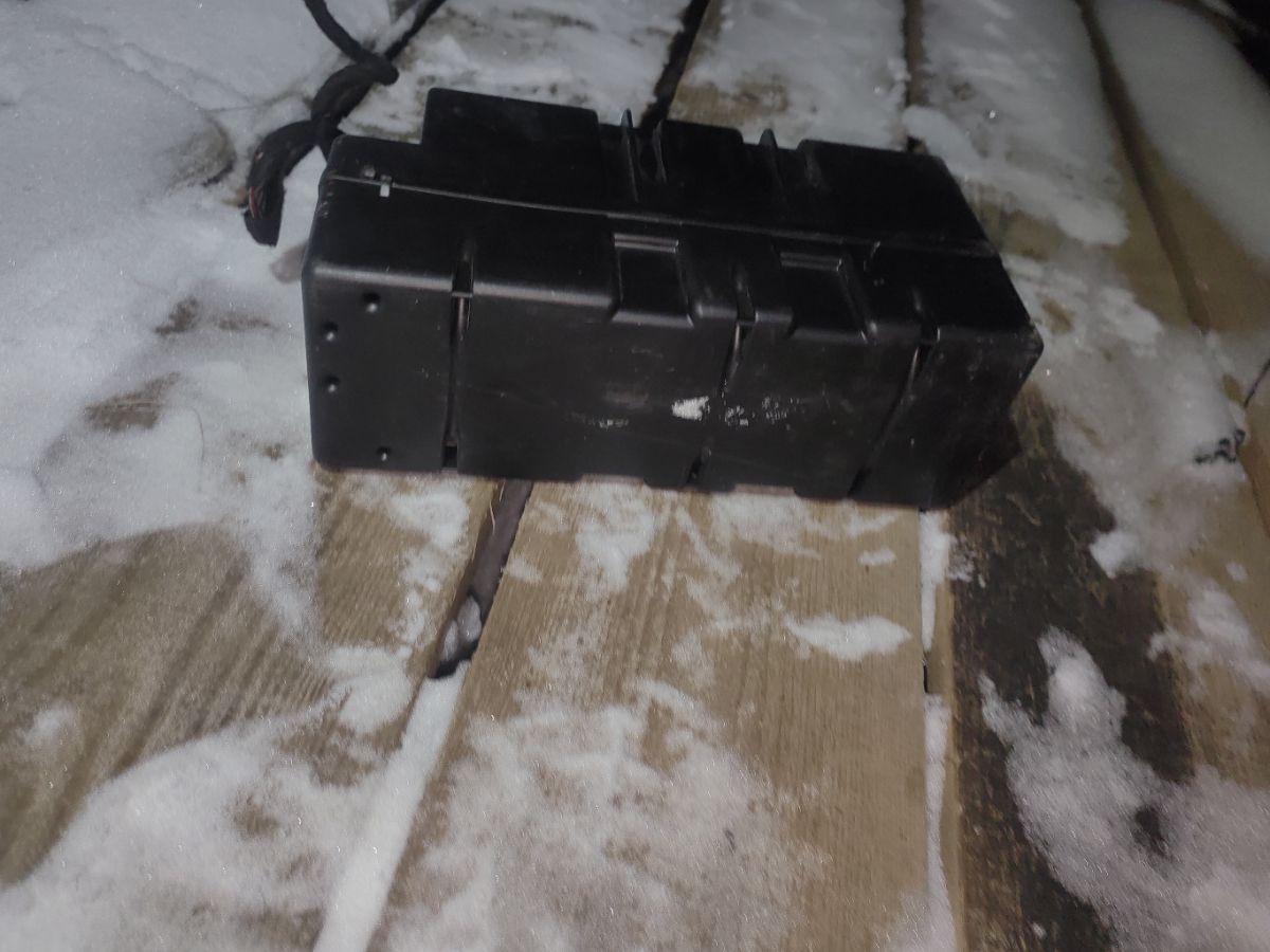 Компрессор центрального замка A2208002715 на Mercedes-Benz S-Class W220 Фото 9