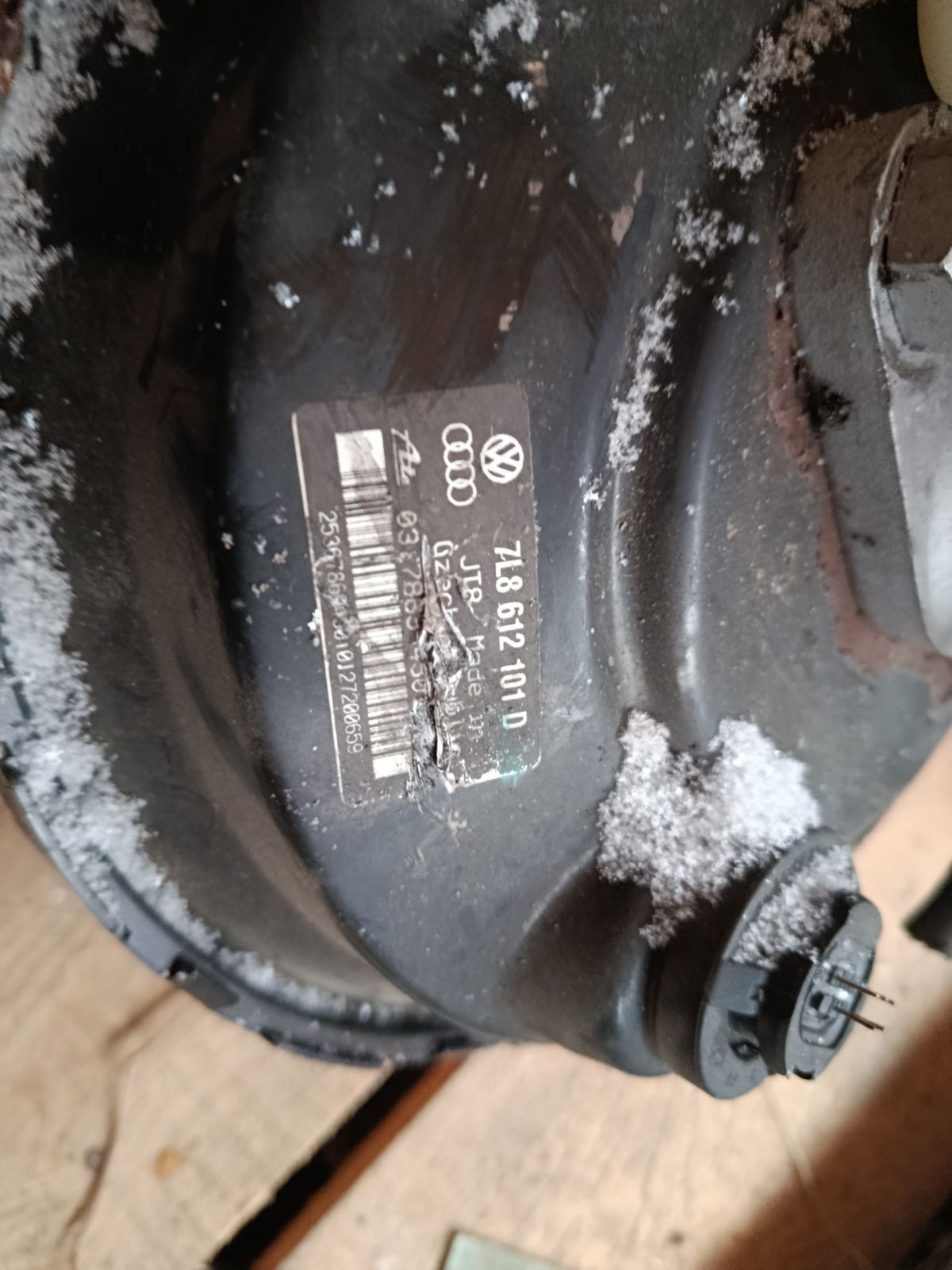 Главный тормозной цилиндр на Audi Q7 4L BUG Фото 5