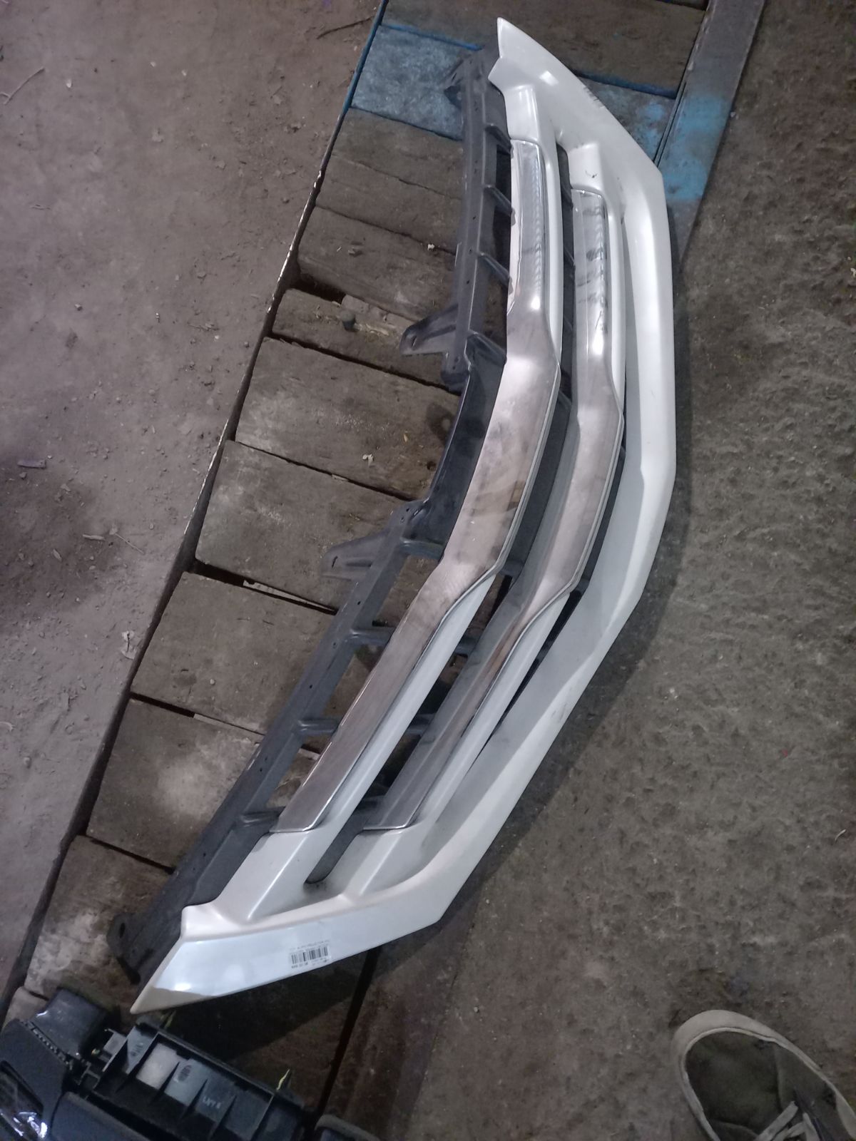 Решетка радиатора на Toyota Alphard ANH20W Фото 4