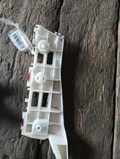 Крепление бампера 52115-47040, 52115-47020 на Toyota Prius ZVW30 Фото 4