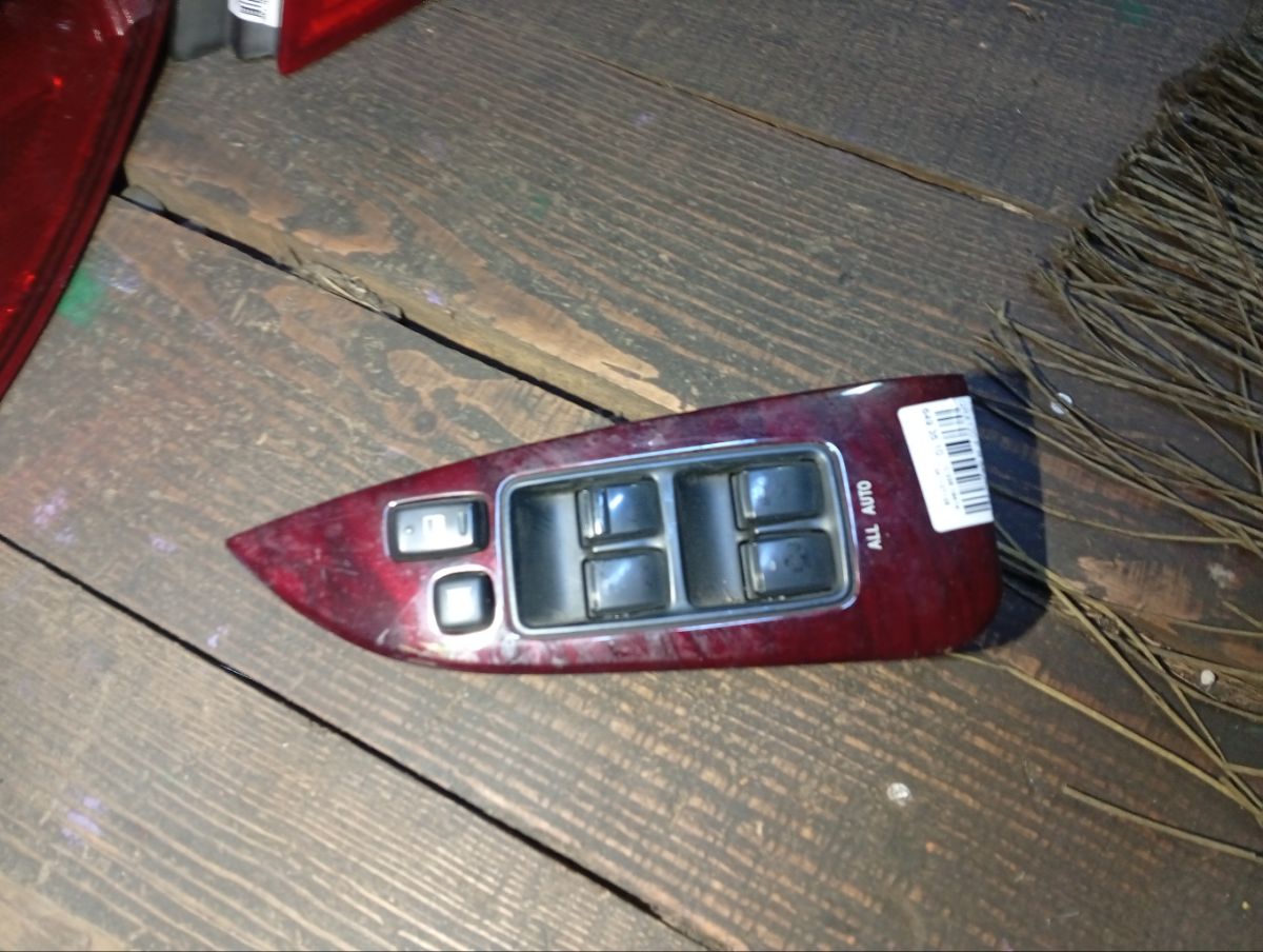 Блок упр-я стеклоподъемниками 84040-22120 на Toyota Mark X GRX120 Фото 3